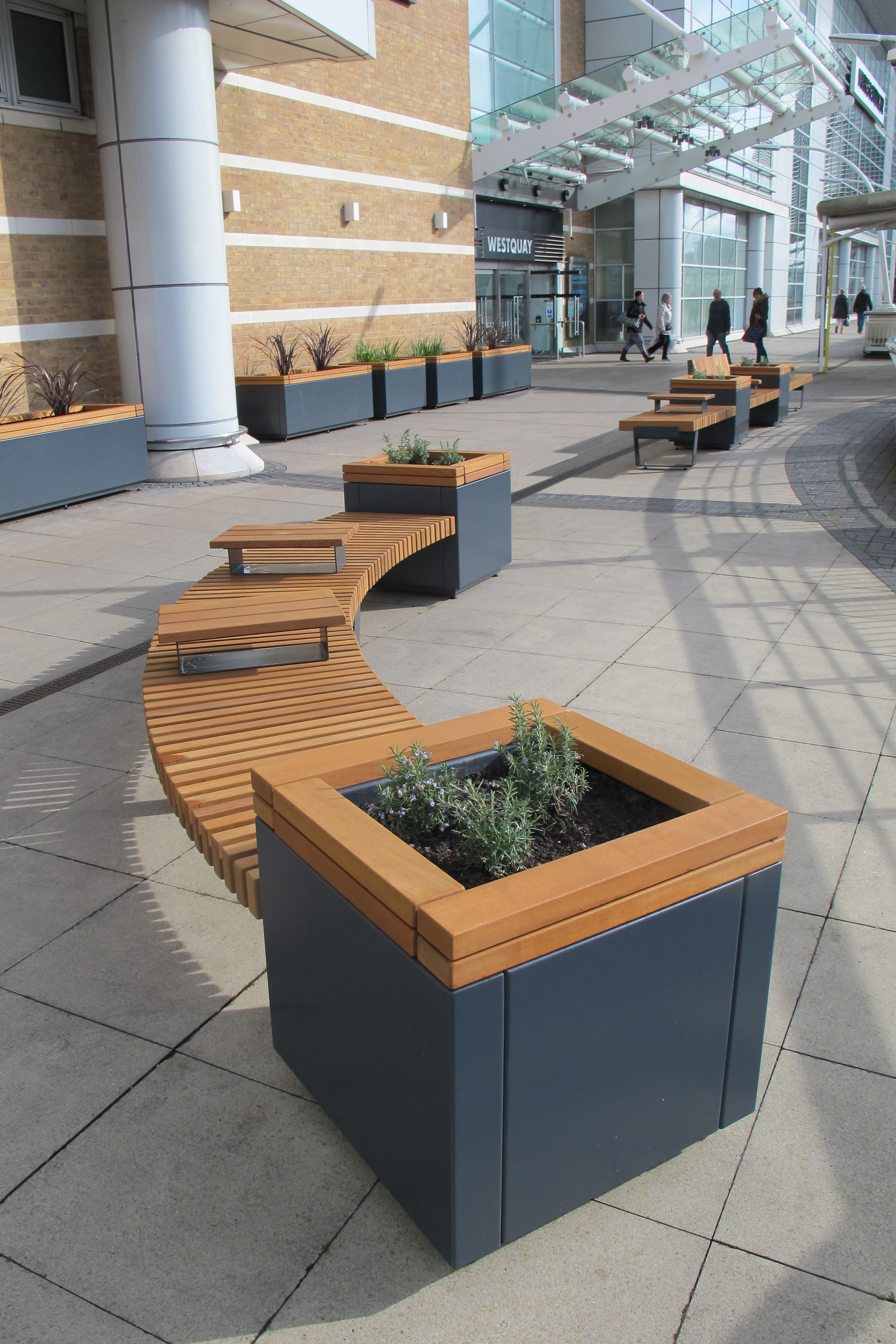 Modular solutions – Seating, planters, planter walling